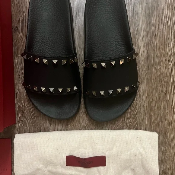 Valentino size 36 black Rockstud PVC slide sandals - Picture 6 of 6